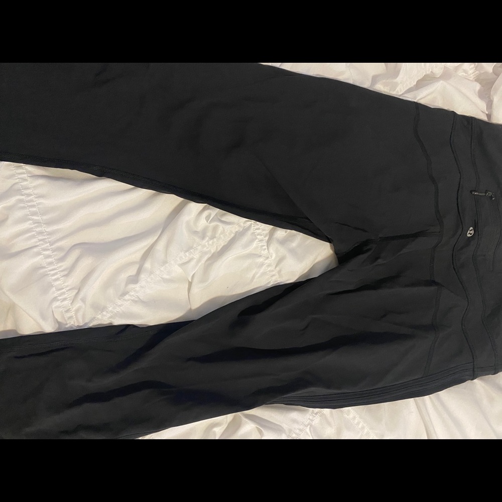 Lululemon Black Capri Sz 6